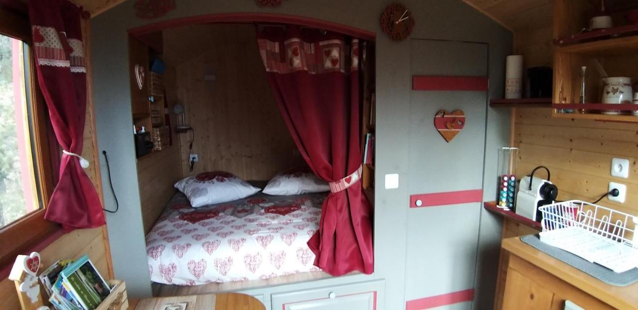 Roulotte Romantique Chauffee En Cevennes Monteils  Dış mekan fotoğraf